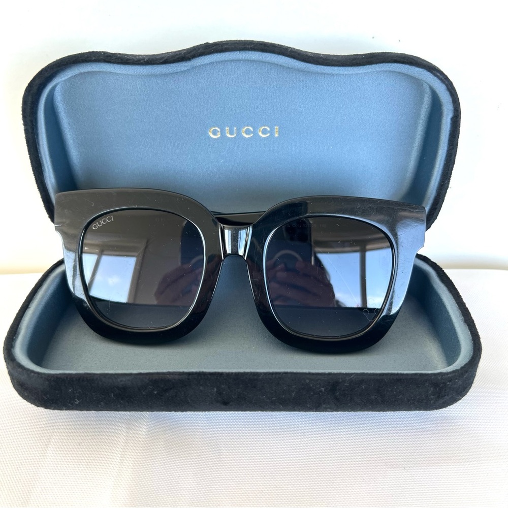 GUCCI Italy GG0208S Crystal Star Cat Eye Gray Gradient Lens Black Frame Sunglass - Picture 3 of 15